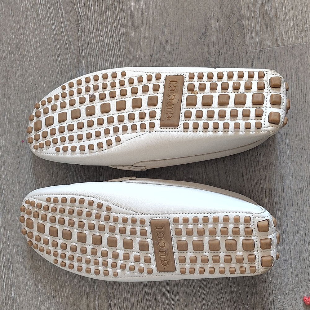 Gucci White Loafers with Gold and Green Details - Picture 3 of 3